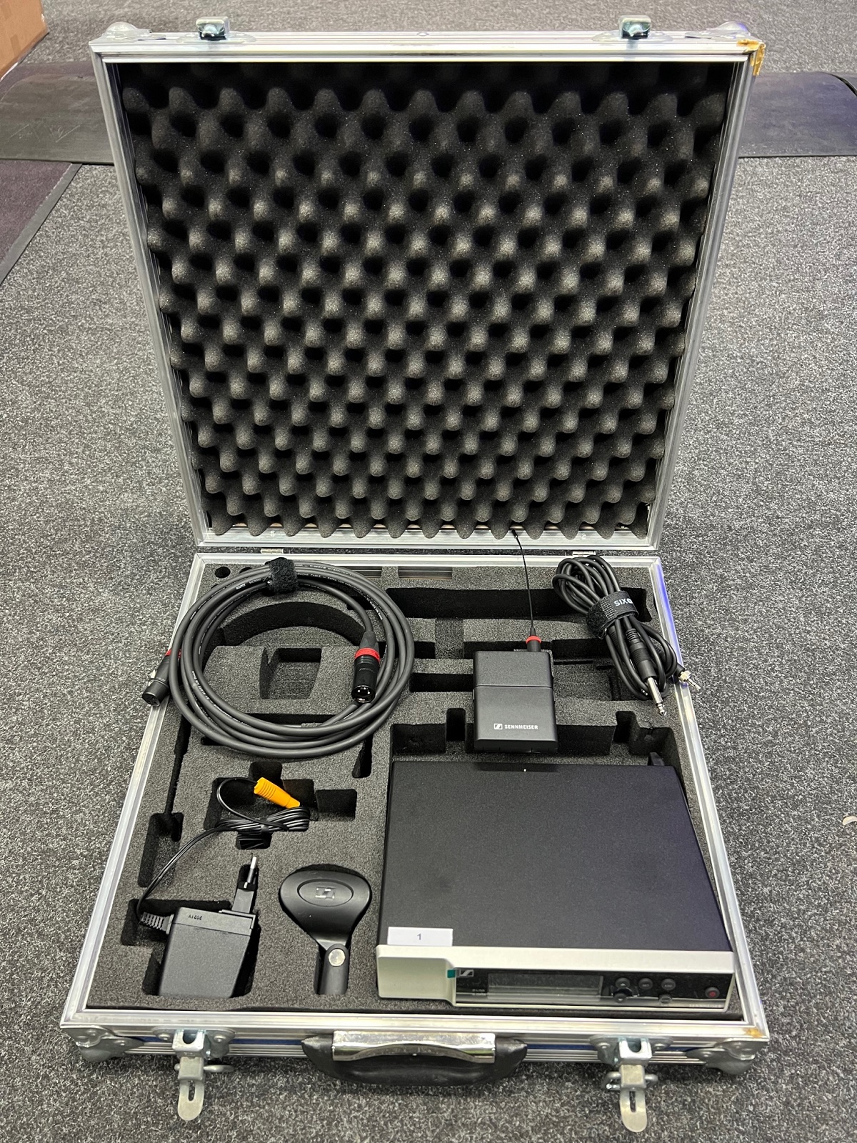 Sennheiser EW-D Digital Sendesystem für Gitarre und Bass (3) - Mietgerät