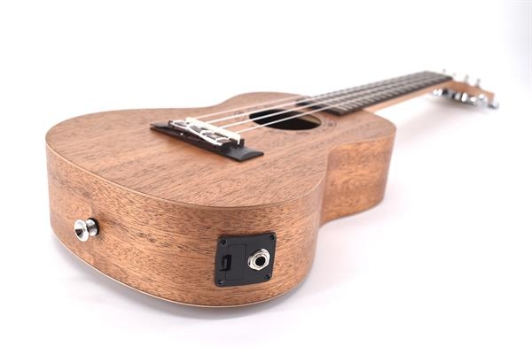 Volt Ukulele Valencia Concerto EQ