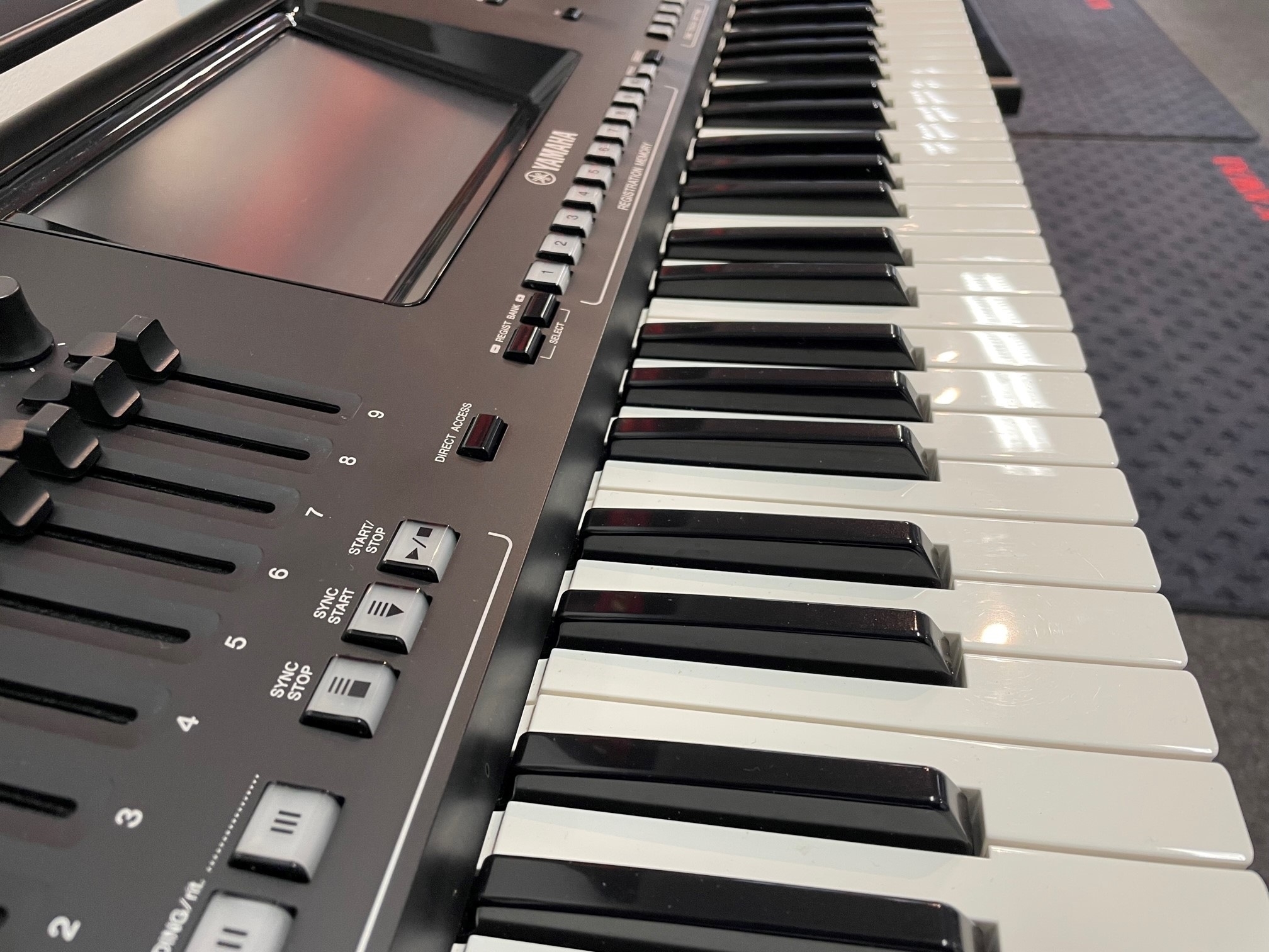 Yamaha GENOS - gebraucht-