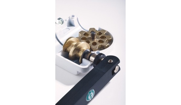 K&M 21302 Boxenhochständer