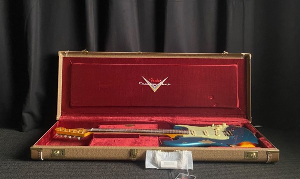 Fender 1961 Stratocaster Heavy Relic Aged Ocean Turquoise over 3-Color Sunburst -Black Week Deal-